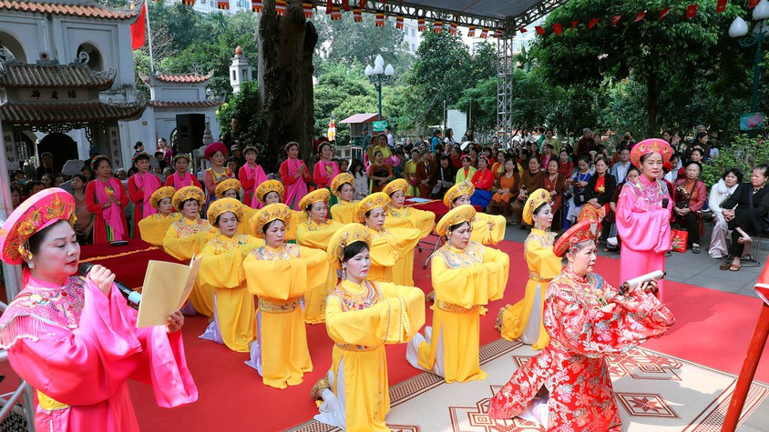Về chùa Thánh Chúa dự hội, tưởng nhớ công đức Nguyên phi Ỷ Lan