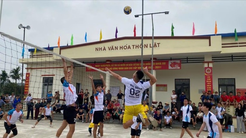 Sôi nổi giải bóng chuyền da nam thanh niên xã Ba Vì