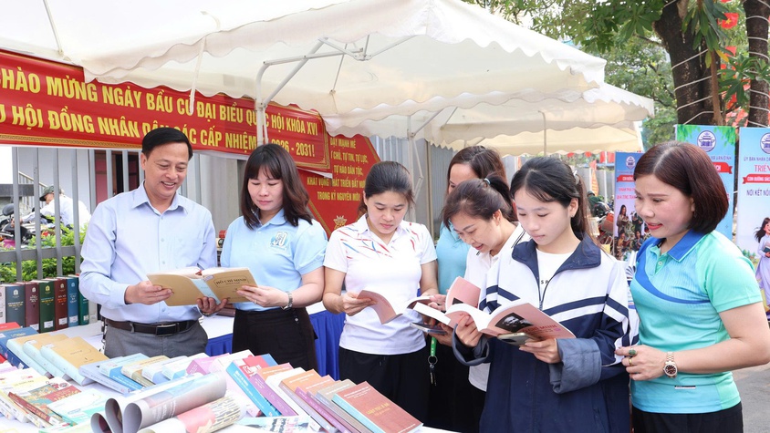 Vân Đình tổ chức triển lãm “Con đường sách” lan tỏa văn hóa đọc