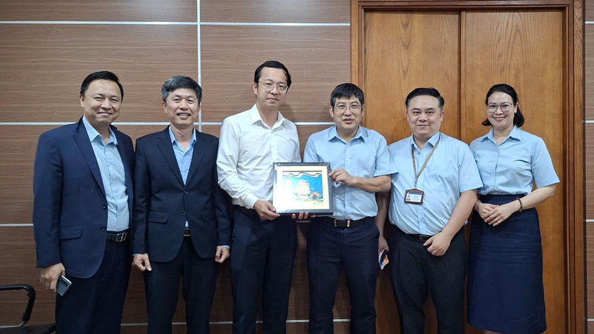 Trung tâm Phục vụ hành chính công Hà Nội trao đổi kinh nghiệm với Đoàn thành phố Đà Nẵng về triển khai hệ thống trạm số hóa