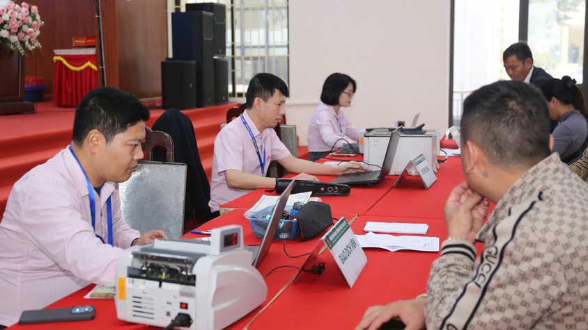 Ngân hàng Chính sách xã hội Ba Vì tích cực giải ngân cho vay các chương trình tín dụng chính sách trên địa bàn xã Ba Vì