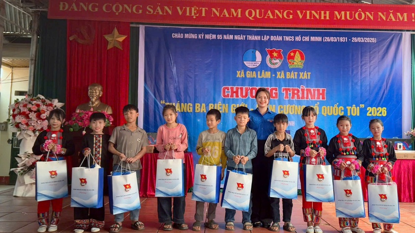 Đoàn xã Gia Lâm tổ chức chương trình “Tháng ba biên giới – Biên cương Tổ quốc tôi” tại Lào Cai