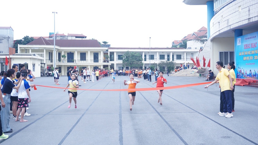 Khai mạc giải thể thao học sinh phổ thông xã Gia Lâm năm học 2025–2026