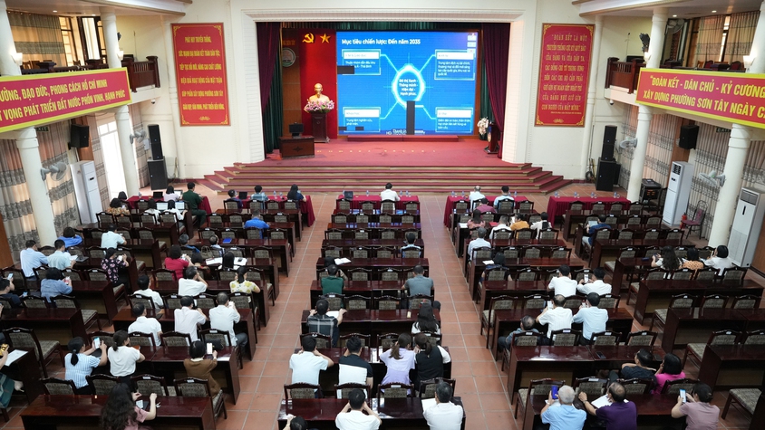 SƠN TÂY THAM DỰ TRỰC TUYẾN HỘI NGHỊ QUÁN TRIỆT NGHỊ QUYẾT SỐ 02-NQ/TW CỦA BỘ CHÍNH TRỊ VỀ PHÁT TRIỂN THỦ ĐÔ HÀ NỘI TRONG KỶ NGUYÊN MỚI