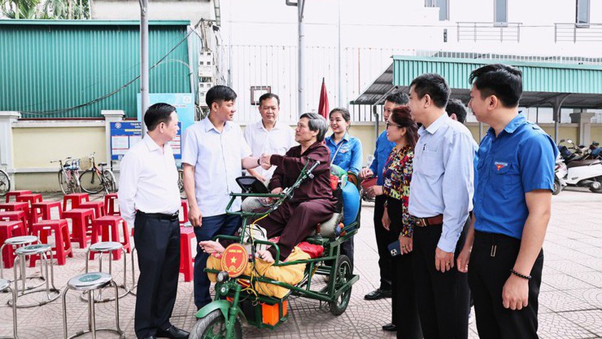 XÃ HOÀ XÁ ẤM ÁP NGHĨA TÌNH TỪ CHƯƠNG TRÌNH KHÁM SỨC KHỎE TÌNH NGUYỆN – LAN TỎA SỰ QUAN TÂM CỦA CẤP ỦY, CHÍNH QUYỀN