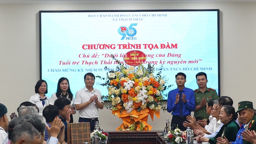 TUỔI TRẺ THẠCH THẤT: SÁNG MÃI NIỀM TIN DƯỚI LÁ CỜ VẺ VANG CỦA ĐẢNG