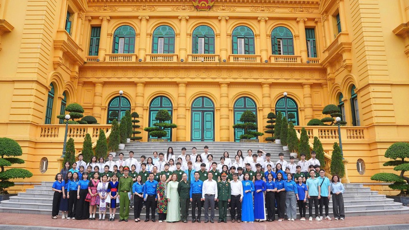 TUỔI TRẺ PHƯỜNG VĨNH HƯNG - KẾT NẠP LỚP ĐOÀN VIÊN 95 NĂM