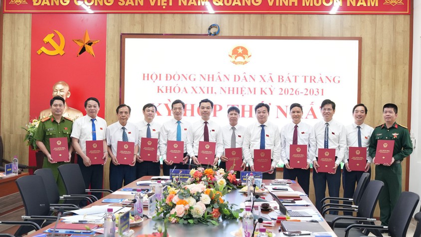 Kỳ họp thứ nhất HĐND xã Bát Tràng khóa XXII, nhiệm kỳ 2026–2031 thành công tốt đẹp