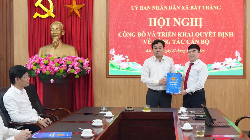 Bát Tràng công bố và triển khai quyết định về công tác cán bộ