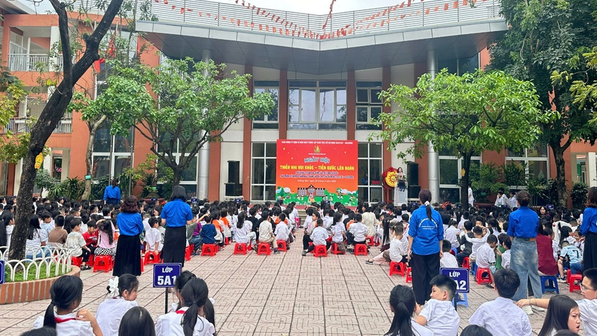 SÔI NỔI CÁC HOẠT ĐỘNG TRONG NGÀY HỘI 