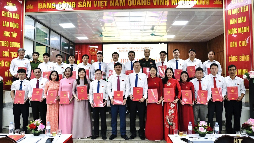 KỲ HỌP THỨ NHẤT HĐND XÃ HÒA XÁ NHIỆM KỲ 2026-2031 THÀNH CÔNG TỐT ĐẸP