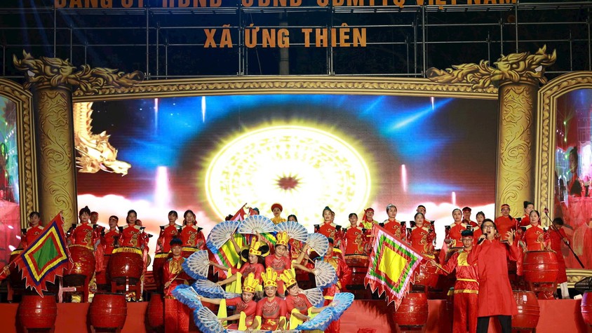 126 tay trống hội vang nhịp đoàn kết tại chương trình văn hóa - nghệ thuật xã Ứng Thiên