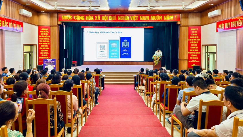 Tổ chức hội nghị hướng dẫn, hỗ trợ hộ kinh doanh thực hiện chính sách thuế tại xã Đông Anh