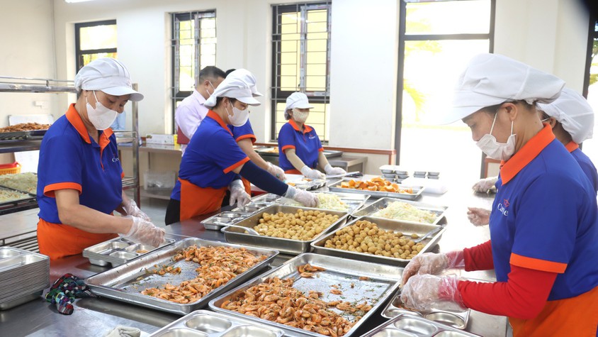 Tăng cường kiểm tra an toàn thực phẩm tại bếp ăn tập thể trên địa bàn xã