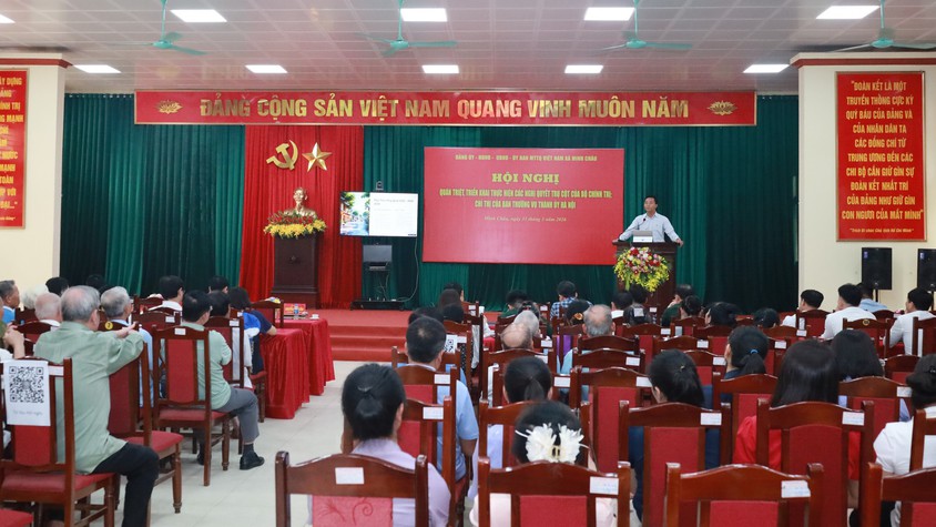 Xã Minh Châu tổ chức hội nghị quán triệt, triển khai thực hiện các Nghị quyết trụ cột của Bộ Chính trị và chỉ thị của Thành ủy Hà Nội.