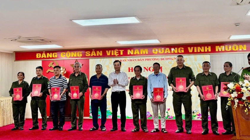 Phường Dương Nội ra mắt 21 đội dân phòng tại tổ dân phố đảm bảo an toàn phòng cháy chữa cháy và cứu nạn cứu hộ