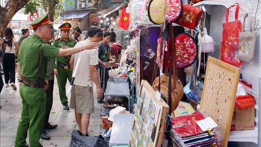 Hà Nội: Phường Hoàn Kiếm quyết tâm lập lại trật tự vỉa hè, xây dựng đô thị văn minh