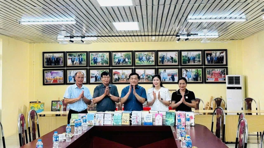 Nhà truyền thống - Thư viện xã Thường Tín: 