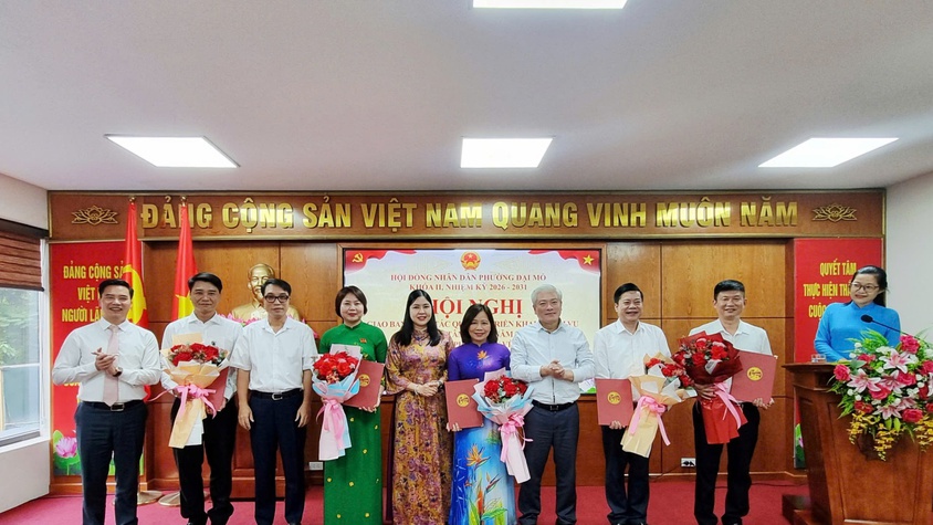 HĐND phường Đại Mỗ giao ban công tác quý I, triển khai nhiệm vụ quý II năm 2026 và Trao các Nghị quyết về công tác cán bộ