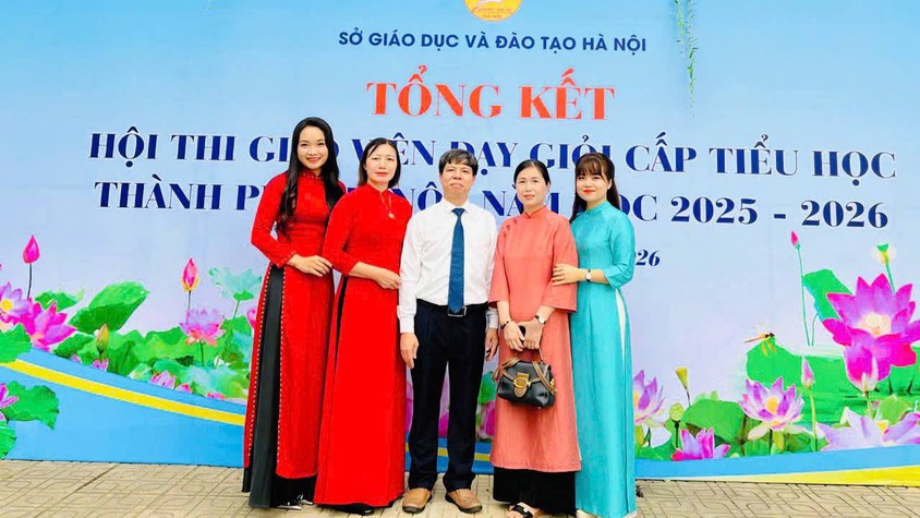 Cô giáo Phạm Thị Nhung, giáo viên văn hóa Trường Tiểu học Văn Võ giành giải Ba