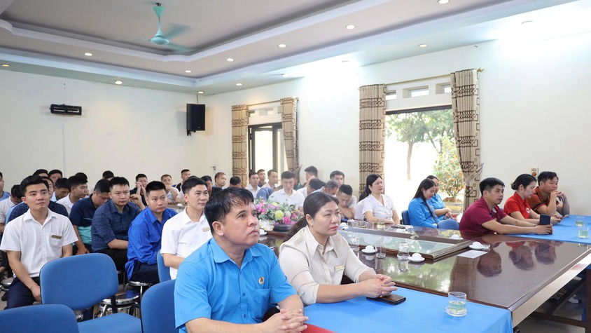 Quảng Oai: Tập huấn công tác phòng cháy, chữa cháy và cứu nạn, cứu hộ cho đoàn viên công đoàn và người lao động