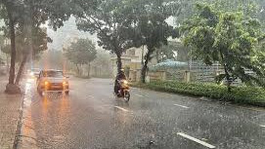 Phường Hà Đông chủ động ứng phó với dông, lốc, mưa đá và các loại hình thiên tai trong thời kỳ chuyển mùa thiên tai chuyển mùa