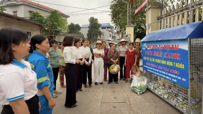 HỘI LHPN XÃ NỘI BÀI NHÂN RỘNG MÔ HÌNH NGÔI NHÀ XANH - BIẾN RÁC TÁI CHẾ THÀNH HÀNH ĐỘNG Ý NGHĨA 
