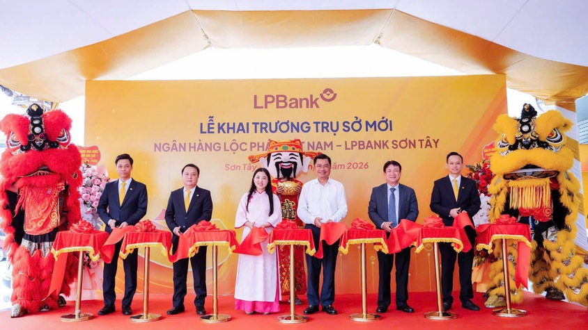 LÃNH ĐẠO PHƯỜNG SƠN TÂY DỰ LỄ KHAI TRƯƠNG TRỤ SỞ MỚI LPBANK SƠN TÂY – KHẲNG ĐỊNH VAI TRÒ ĐỒNG HÀNH CÙNG DOANH NGHIỆP