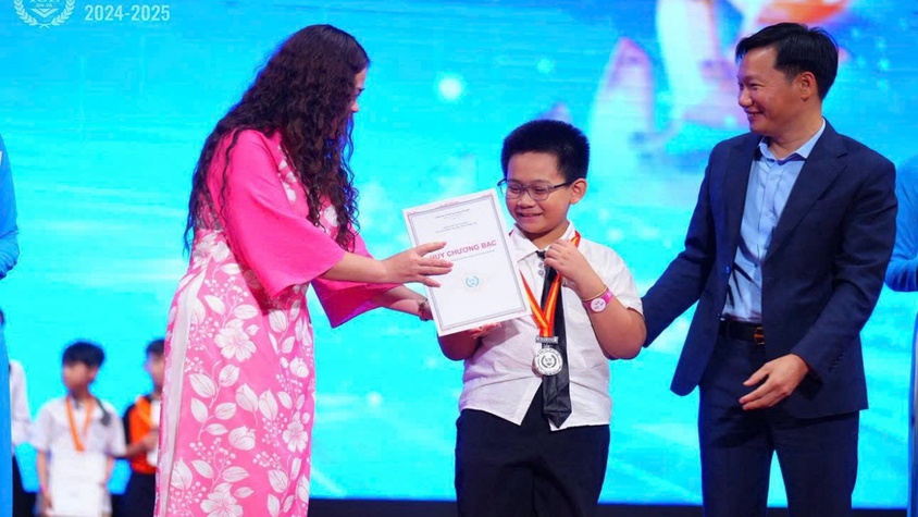 PHẠM KHÁNH MINH - TẤM GƯƠNG SÁNG TRONG PHONG TRÀO 