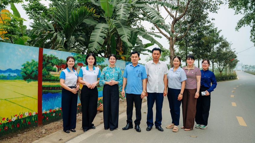 Đoàn công tác số 1 Hội LHPN thành phố Hà Nội kiểm tra, chấm điểm mô hình 