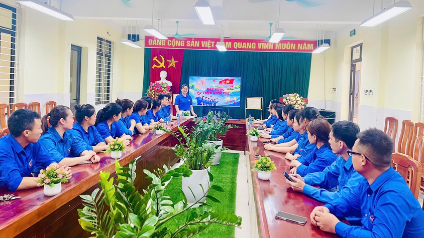 Chi đoàn trường Mầm non Thuần Mỹ tổ chức sinh hoạt chi đoàn tháng 4 với chủ đề 