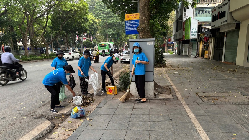 PHƯỜNG CỬA NAM DUY TRÌ TỔNG VỆ SINH MÔI TRƯỜNG SÁNG THỨ 7 HÀNG TUẦN 