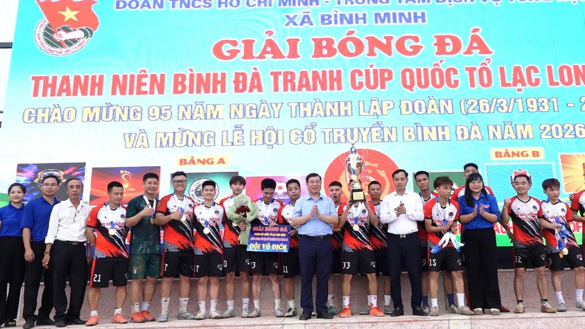 Bế mạc Giải bóng đá thanh niên Bình Đà chào mừng kỷ niệm 95 năm ngày thành lập đoàn TNCS Hồ Chí Minh, mừng lễ hội cổ truyền làng Bình Đà năm 2026 