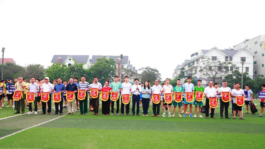 Khai mạc Giải bóng đá Vô địch phường Dương Nội năm 2026