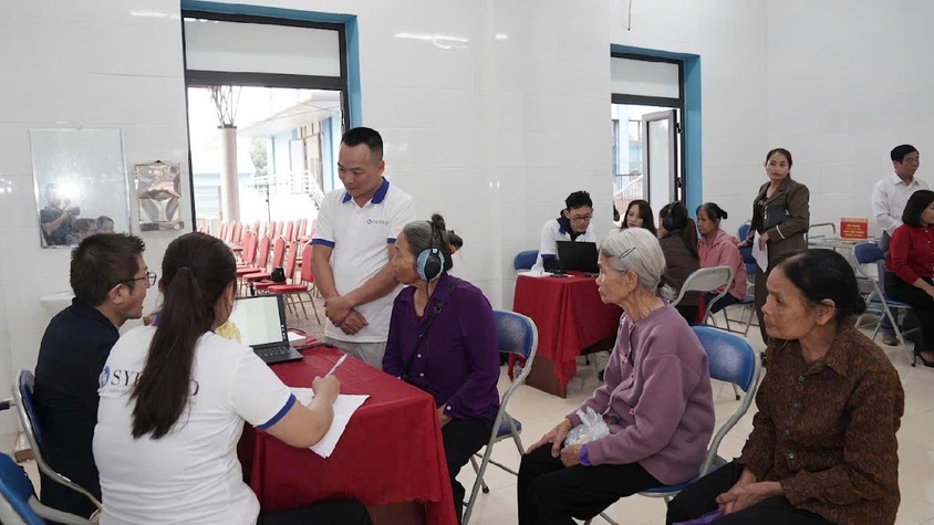 Tổ chức khám và tư vấn sức khỏe miễn phí ứng dụng công nghệ AI Nhật Bản cho người dân xã Ba Vì