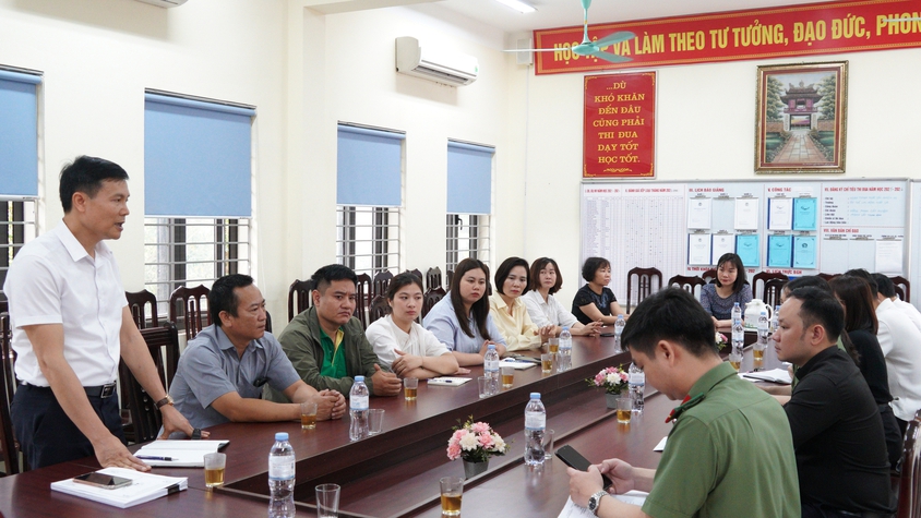 Đoàn liên ngành phường Chương Mỹ kiểm tra an toàn thực phẩm tại trường Tiểu học Phụng Châu và Tiểu học Biên Giang