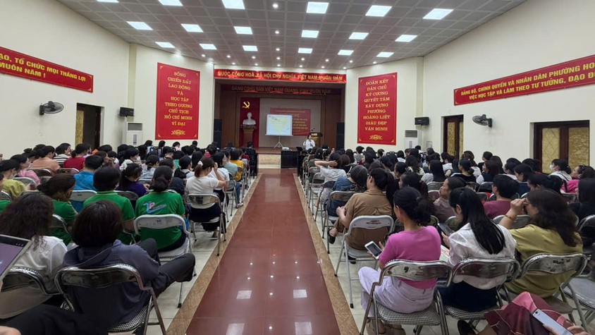 Phường Hoàng Liệt tổ chức Hội nghị tập huấn giám sát an toàn thực phẩm và hướng dẫn quy trình xét nghiệm nhanh an toàn thực phẩm cho Tổ giám sát cộng đồng, các cơ sở giáo dục trên địa bàn phường Hoàng Liệt năm 2026