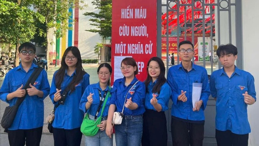 ƯƠM MẦM ĐẢNG VIÊN TRẺ TỪ CÁC HOẠT ĐỘNG VÌ CỘNG ĐỒNG