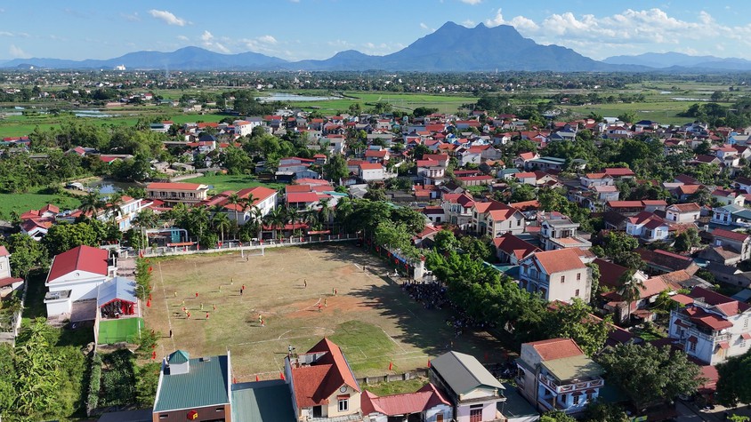 Xã Vật Lại khởi công cải tạo, nâng cấp sân vận động thôn Vật Lại 3