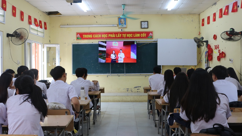 Các trường THCS, THPT và Trung tâm GDNN - GDTX đóng trên địa bàn xã Mỹ Đức tham gia chương trình cầu truyền hình đặc biệt mang tên 