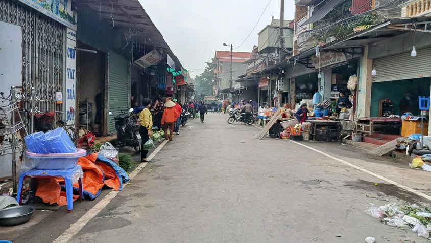 THÔNG BÁO VỀ VIỆC TIẾP TỤC YÊU CẦU THỰC HIỆN KÝ HỢP ĐỒNG THUÊ ĐỊA ĐIỂM KINH DOANH VÀ NỘP GIÁ DỊCH VỤ TẠI CHỢ PHỦ LỖ