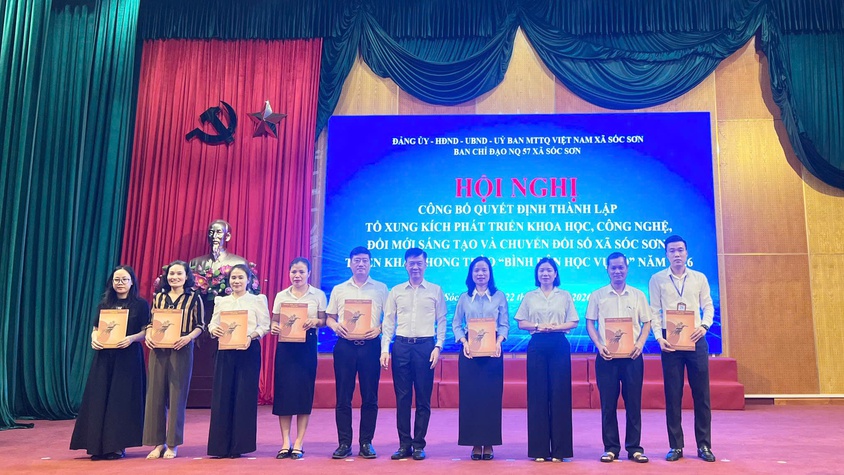 SÓC SƠN RA MẮT TỔ XUNG KÍCH CHUYỂN ĐỔI SỐ, LAN TỎA “BÌNH DÂN HỌC VỤ SỐ” ĐẾN TỪNG NGƯỜI DÂN