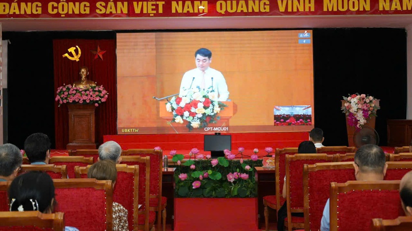 Đảng ủy phường Bồ Đề tổ chức tiếp sóng hội nghị toàn quốc phổ biến quán triệt Nghị quyết số 05-NQ/TW ngày 07/4/2026 và Quy định số 21-QĐ/TW ngày 11/4/2026 của Ban Chấp hành Trung ương Đảng.