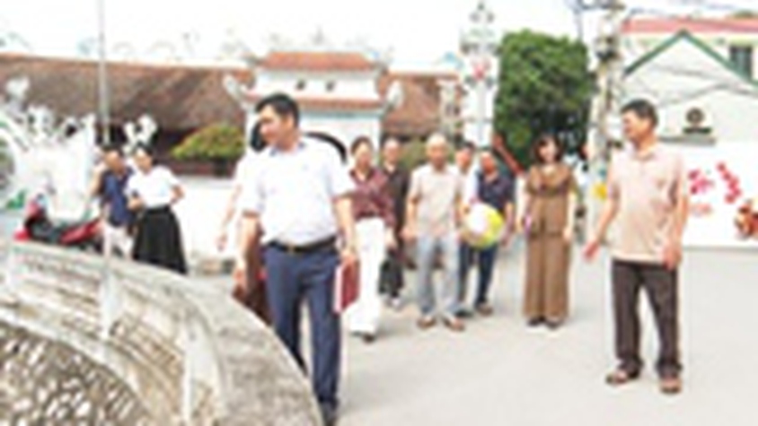 Đoàn giám sát HĐND xã Phú Xuyên giám sát công tác VSMT tại thôn Thao Chính, thôn Thao Ngoại,Trường THCS Trần Phú và trường Mầm non Quang Trung