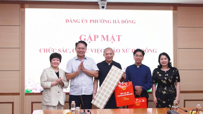 Phường Hà Đông gặp mặt chức sắc, chức việc Công giáo nhân dịp các ngày lễ lớn