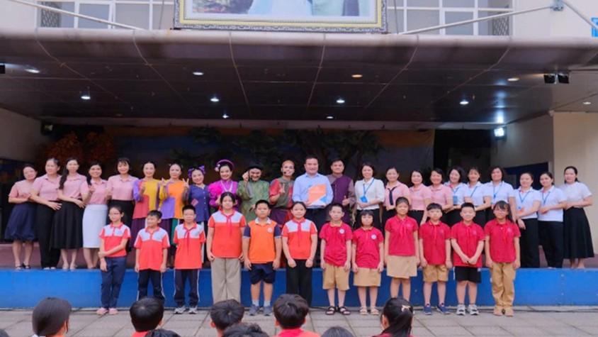 Thắp lửa tình yêu văn học từ sân khấu học đường Phúc Lợi