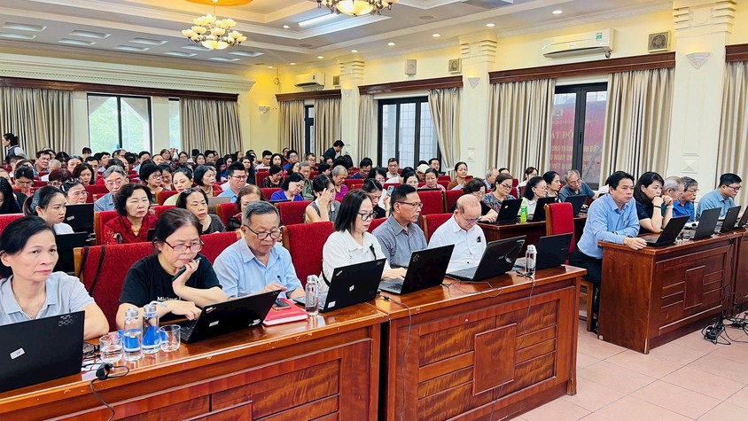 THỰC HIỆN TẬP HUẤN, HƯỚNG DẪN NGHIỆP VỤ SỬ DỤNG HỆ THỐNG THÔNG TIN GIẢI QUYẾT THỦ TỤC HÀNH CHÍNH CỦA ĐẢNG ĐỐI VỚI 04 THỦ TỤC HÀNH CHÍNH CHO CÁN BỘ CƠ SỞ TẠI PHƯỜNG VĂN MIẾU – QUỐC TỬ GIÁM