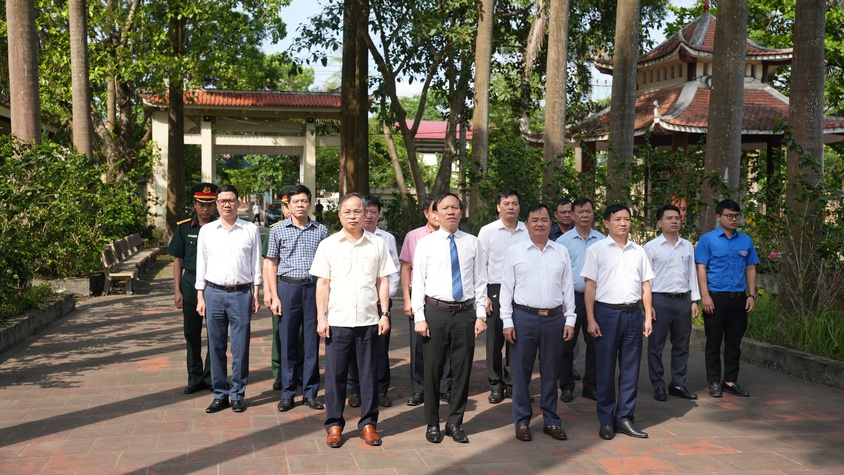 ĐẢNG ỦY – HĐND – UBND – UBMTTQ XÃ HƯNG ĐẠO TỔ CHỨC THĂM VIẾNG NGHĨA TRANG LIỆT SỸ NHÂN KỶ NIỆM 51 NĂM NGÀY GIẢI PHÓNG MIỀN NAM, THỐNG NHẤT ĐẤT NƯỚC