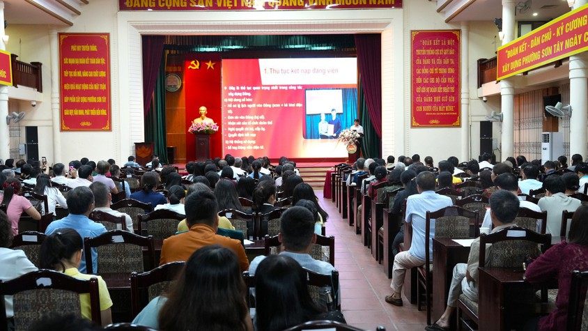 PHƯỜNG SƠN TÂY QUÁN TRIỆT, HƯỚNG DẪN TRIỂN KHAI 4 THỦ TỤC HÀNH CHÍNH CỦA ĐẢNG TRÊN MÔI TRƯỜNG ĐIỆN TỬ