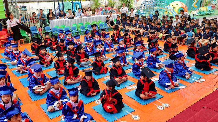 Trường mầm non Nam Phương Tiến: Sôi nổi hội thi rung chuông vàng – sân chơi tiếng Anh bổ ích cho trẻ mầm non